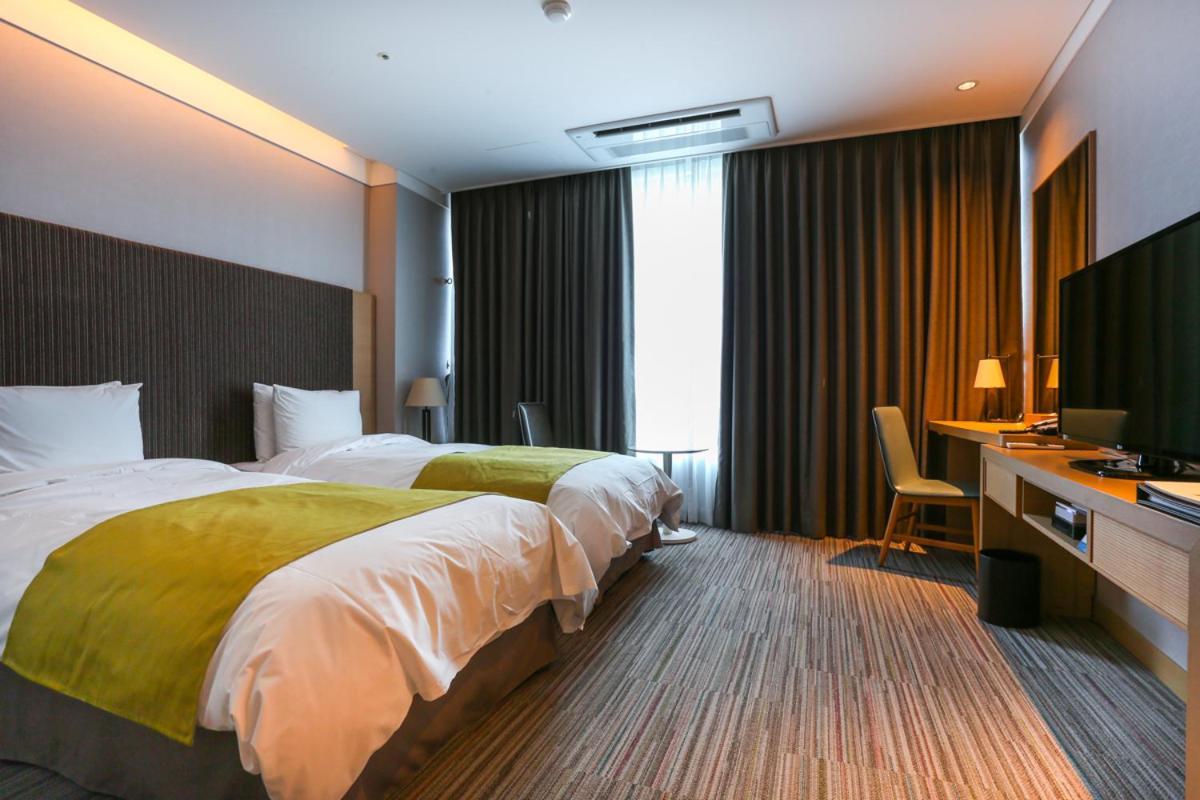 Take Hotel & Resort Inje Speedium מראה חיצוני תמונה