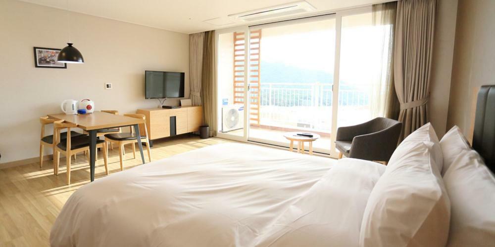 Take Hotel & Resort Inje Speedium מראה חיצוני תמונה