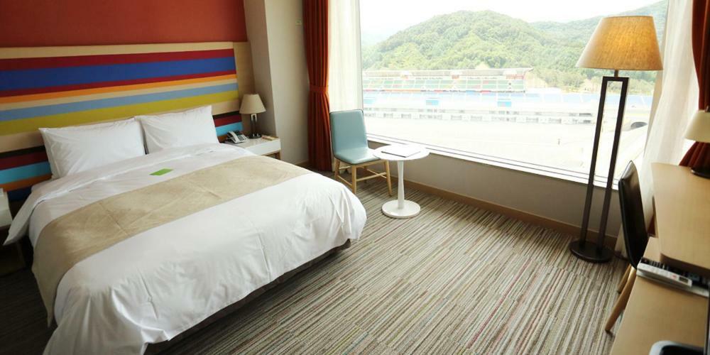 Take Hotel & Resort Inje Speedium מראה חיצוני תמונה